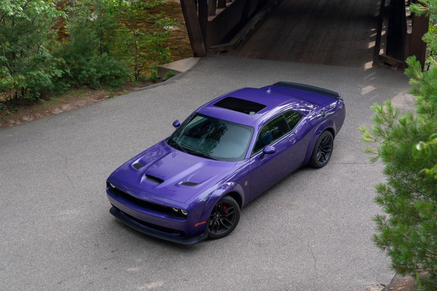  Dodge Challenger R/T Scat Pack Widebody (LC) 2018 года  (фото 44 из 48)